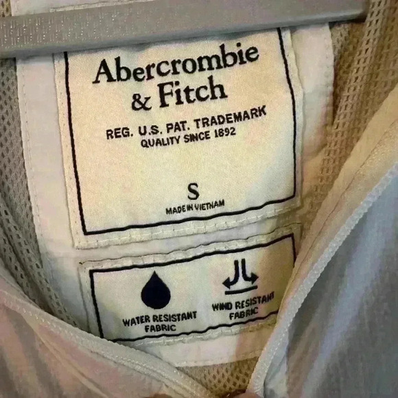 Abercrombie & Fitch white lightweight jacket / windbreaker - Picture 2 of 5